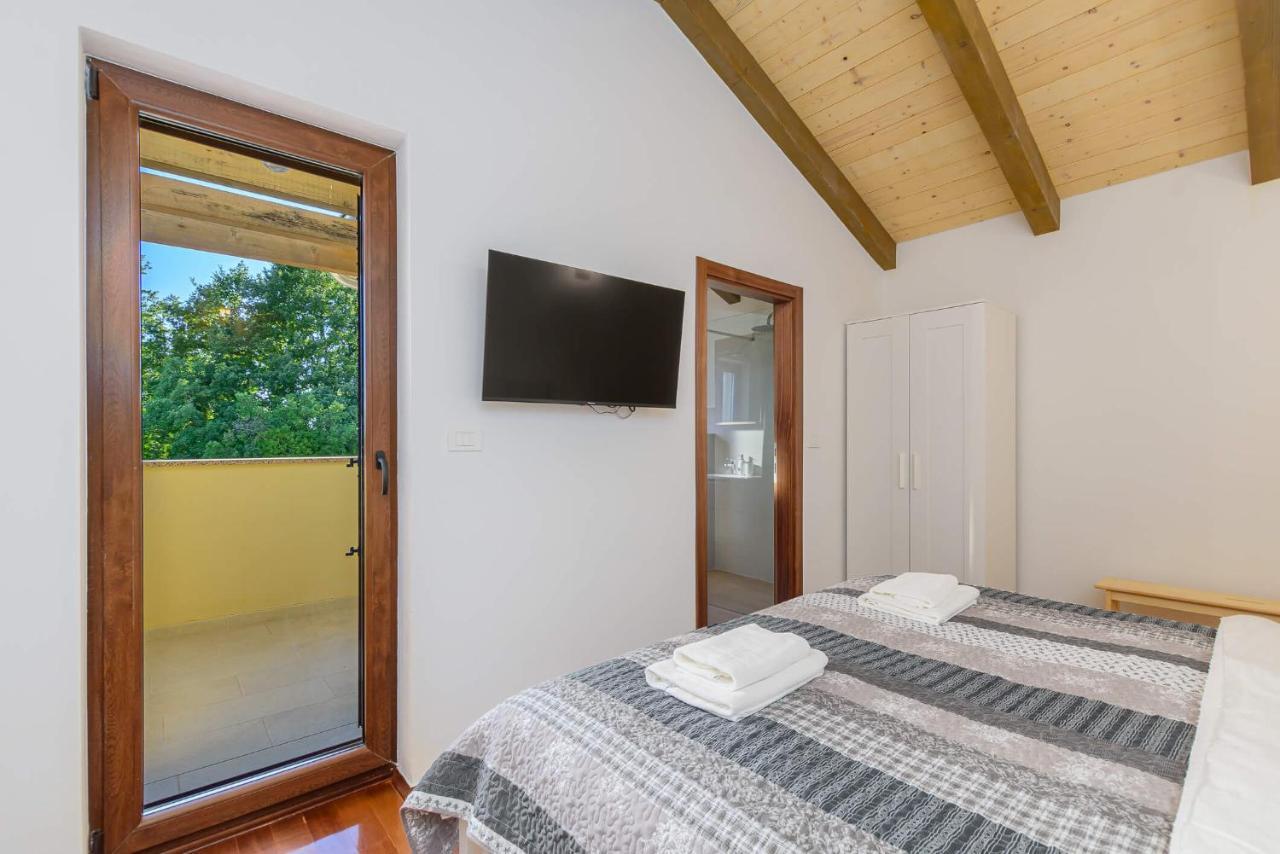 Butkovići Villa David - Luxurious Secluded Villa With A Heated Pool מראה חיצוני תמונה