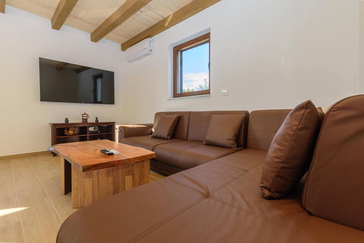 Butkovići Villa David - Luxurious Secluded Villa With A Heated Pool מראה חיצוני תמונה