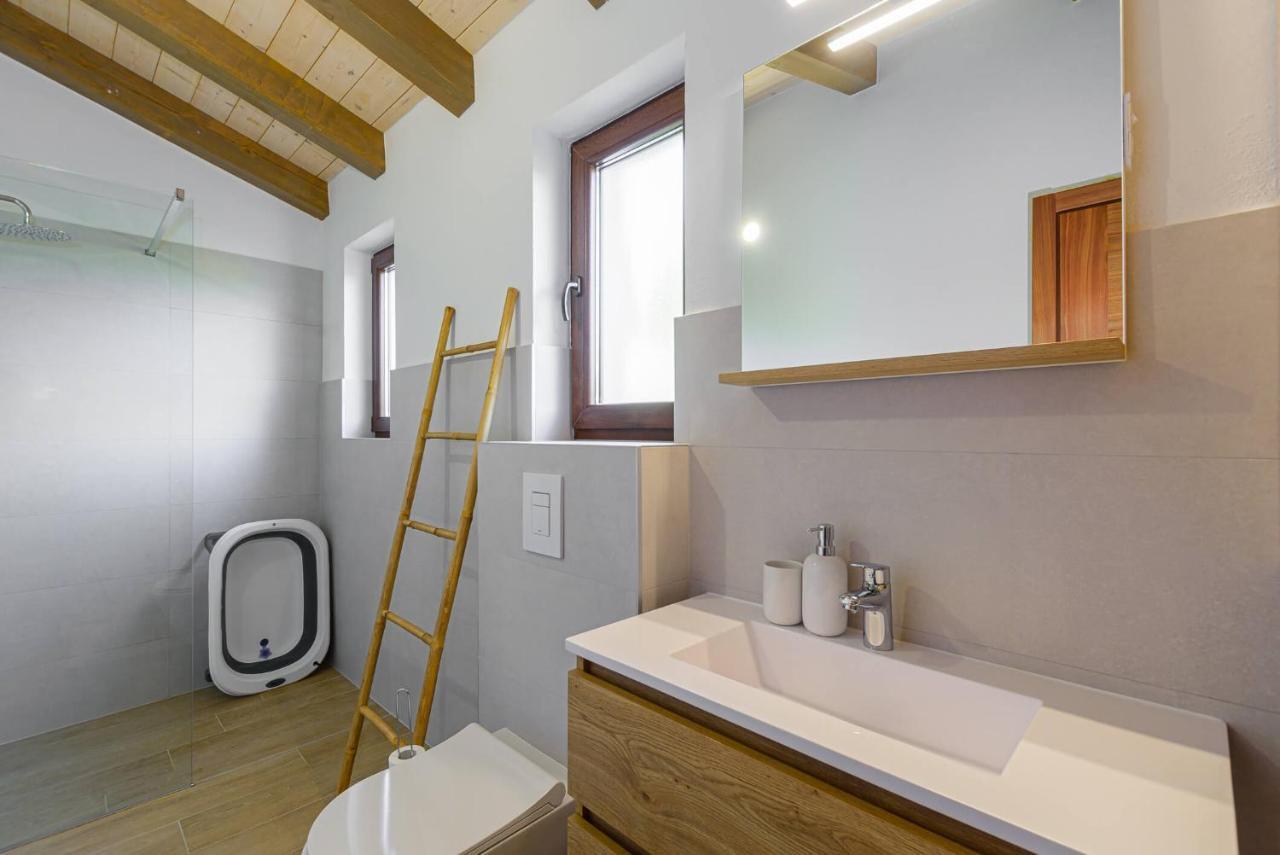 Butkovići Villa David - Luxurious Secluded Villa With A Heated Pool מראה חיצוני תמונה