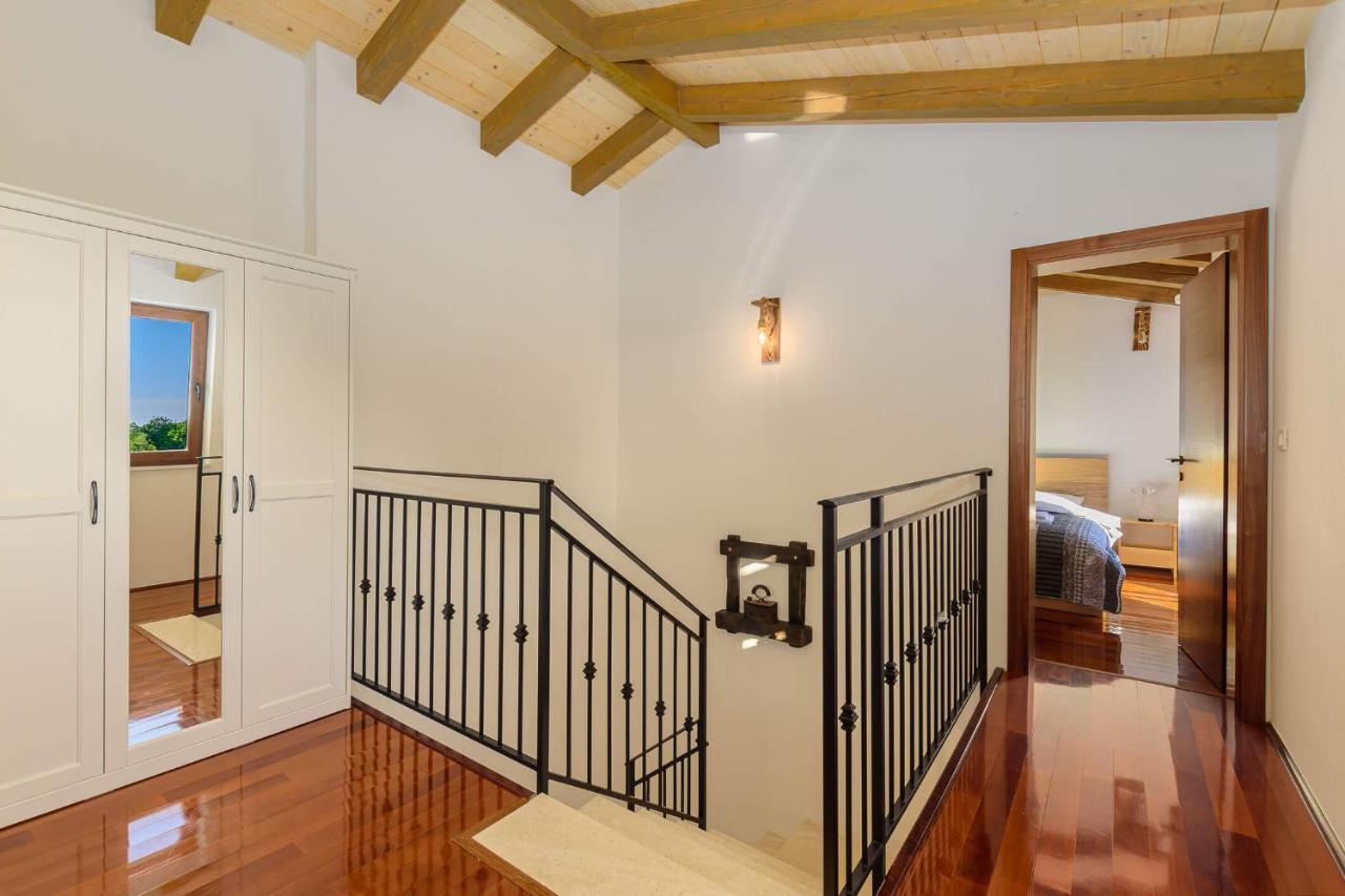 Butkovići Villa David - Luxurious Secluded Villa With A Heated Pool מראה חיצוני תמונה