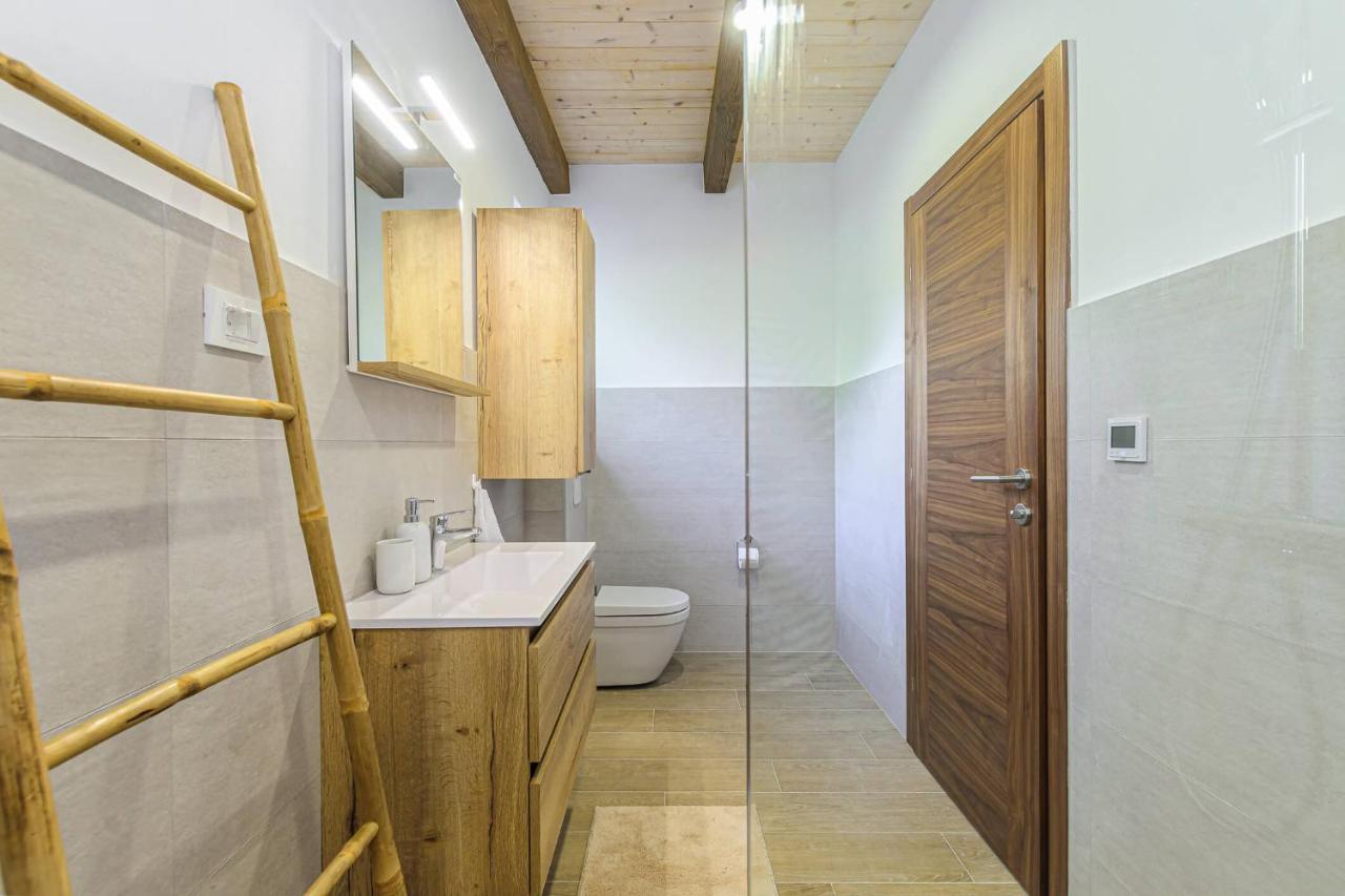 Butkovići Villa David - Luxurious Secluded Villa With A Heated Pool מראה חיצוני תמונה
